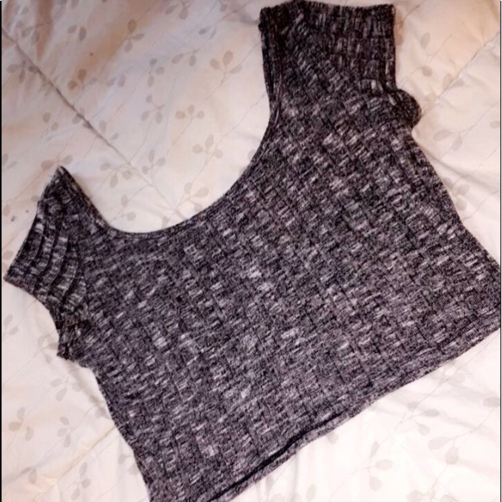 Gray crop top💅🏼
